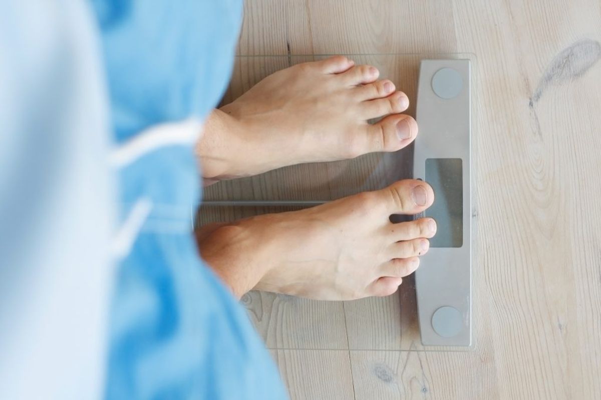 Udregn dit BMI. Det gør du ved at tage din vægt og dividere den med din højde i anden. For en person, der vejer 70 kilo og er 170 centimeter høj, ser regnestykket altså sådan ud: 70/1,7×1,7. Det giver et BMI på 24,2. Foto: Scanpix.