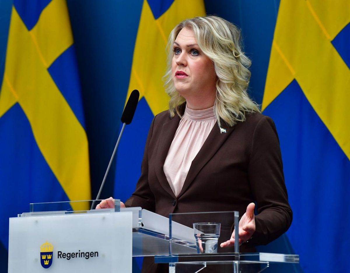 Sveriges socialminister Lena Hallengren har nemop meldt ud, at vaccinen forventes at vaccinen lande i Sverige lige efter jul, og at man herefter straks går i gang med at bruge den. Klik videre for flere billeder. Foto: Scanpix/Jonas Ekströmer / TT Kod: 10030.