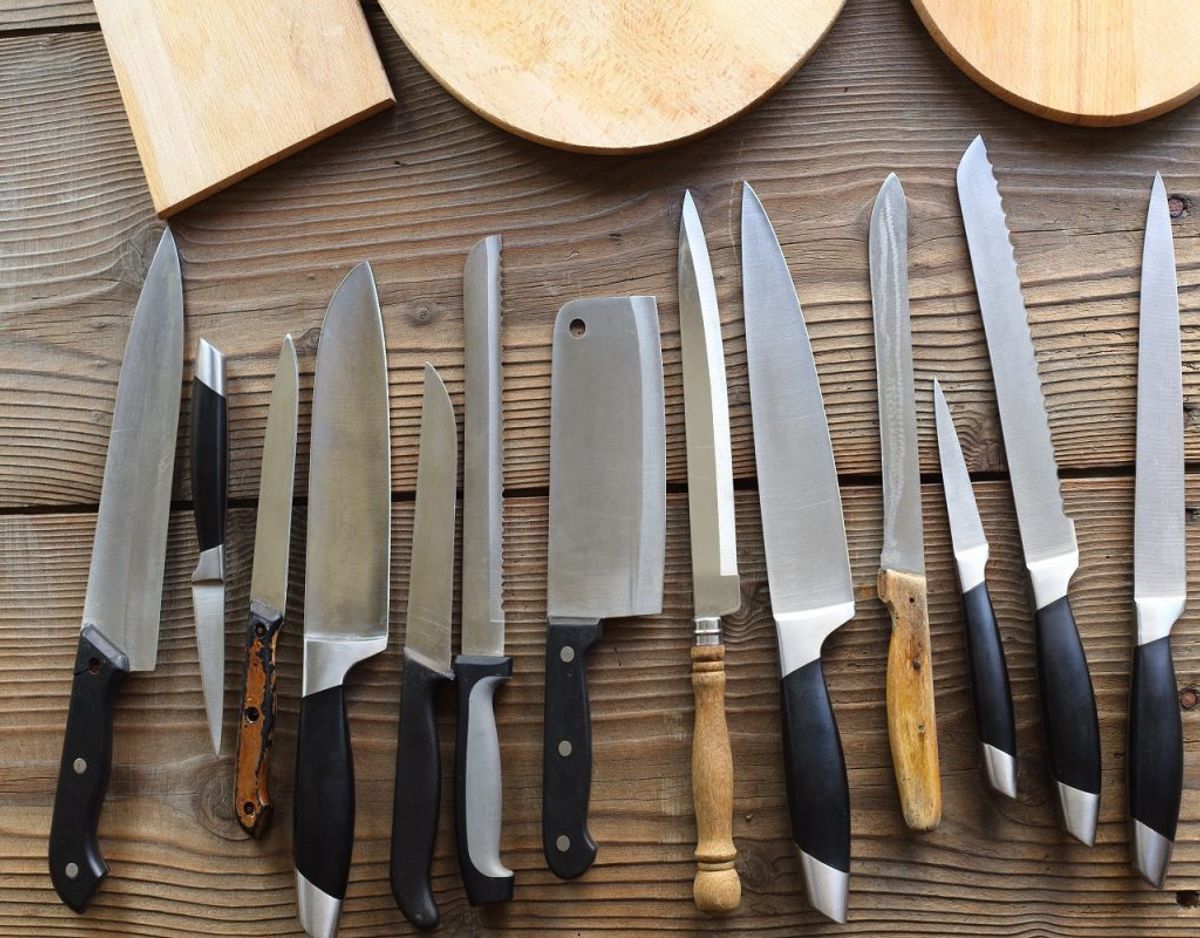 Køkkenskufferne kan være fyldte med knive, skeer og andet. Overvej om du behøver dem alle. Foto: Colourbox