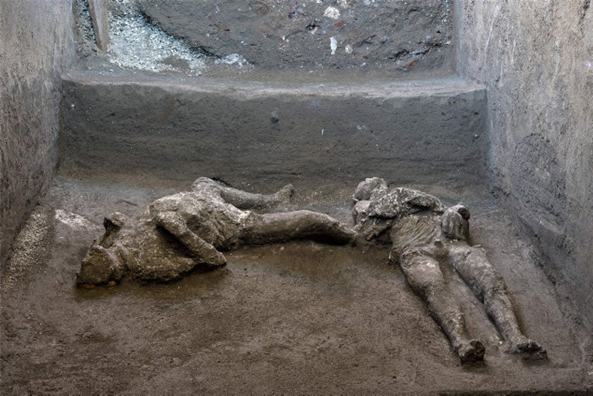 Arkæologer i Pompeji har rekonstrueret ligene af to mænd, som var ofre for vulkanudbruddet i Vesuv for næsten 2000 år siden i det sydlige Italien. Foto: Handout/AFP/POMPEII ARCHAEOLOGICAL PARK.