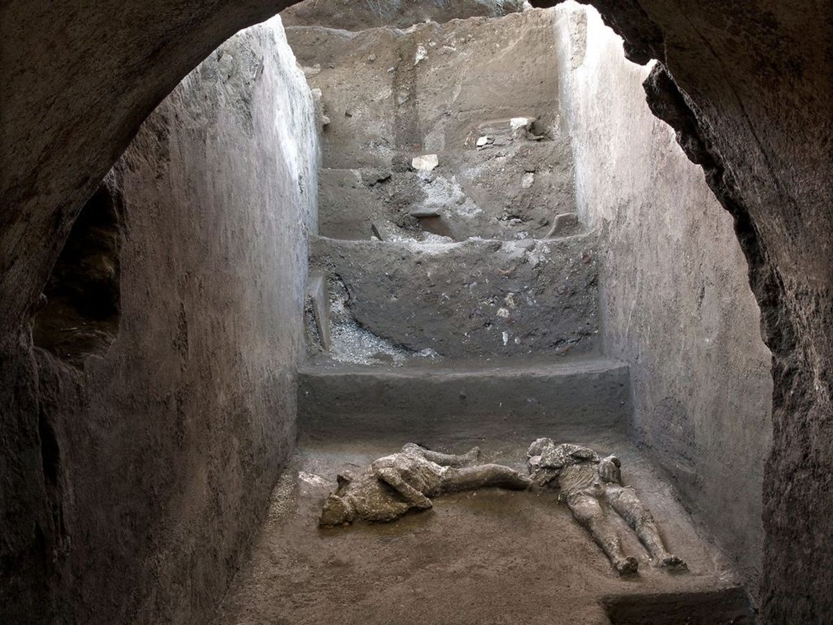 Arkæologer i Pompeji har rekonstrueret ligene af to mænd, som var ofre for vulkanudbruddet i Vesuv for næsten 2000 år siden i det sydlige Italien. Foto: Handout/AFP/POMPEII ARCHAEOLOGICAL PARK.