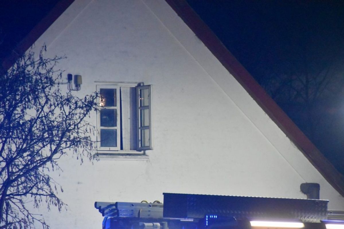 En mand i firserne er død i en brand. Foto: Presse-fotos.dk.