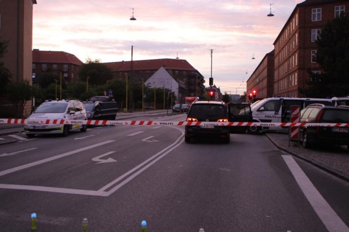 Politiet gennemførte massive undersøgelser på gerningsstedet. KLIK FOR FLERE BILLEDER AF ARBEJDET. Foto: Presse-fotos.dk