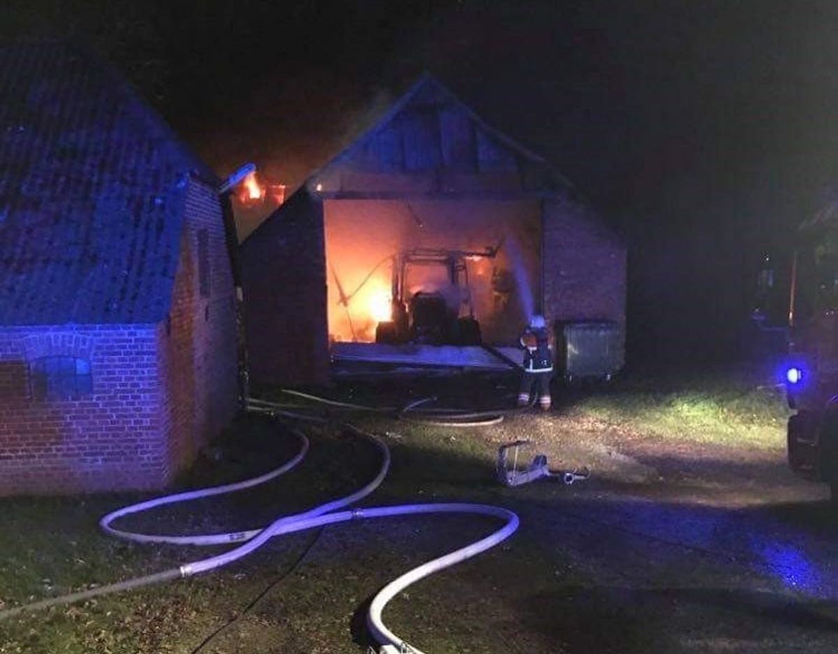 Ingen mennesker eller dyr kom noget til i branden. Foto: Øxenholt Foto