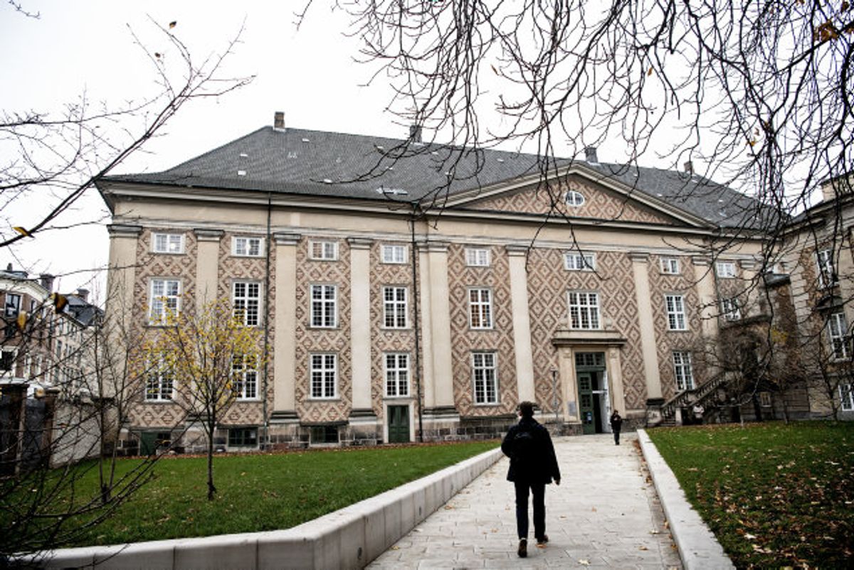 Østre Landsret skærpede torsdag straffen til en far for mishandling af døtre gennem 13 år. Der blev lagt tre måneder til straffen på et års fængsel. (Arkivfoto) Foto: Nils Meilvang/Scanpix