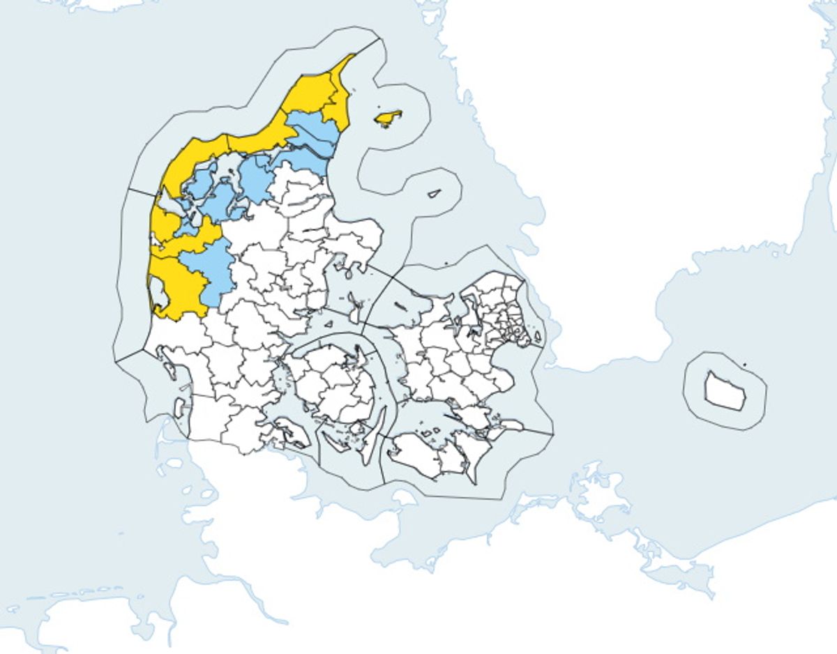 De områder af kortet, der er markeret med gult indikerer, at der er udsigt til vindstød af stormstyrke. De blå områder indikerer, at der er risiko for vindstød af stormstyrke. Foto: DMI.