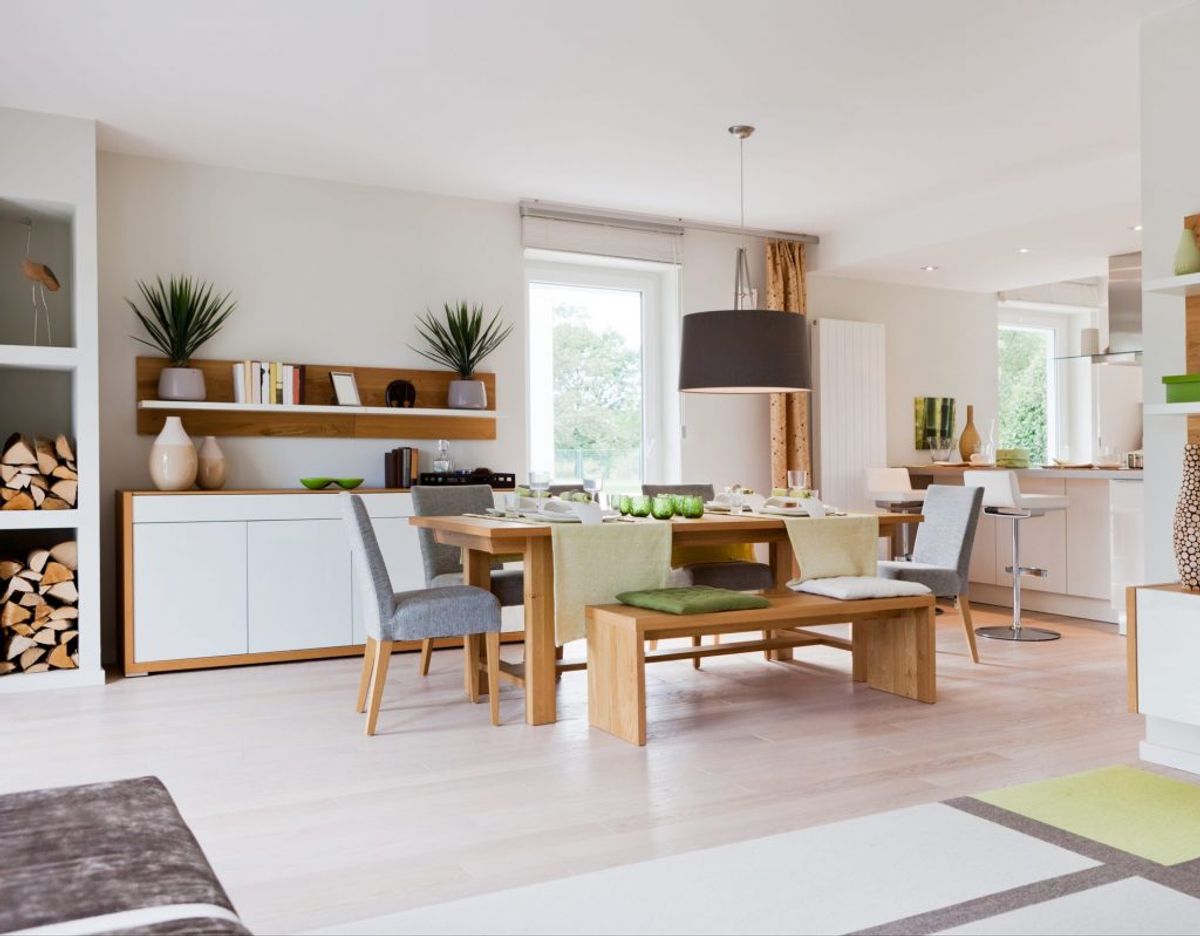 Derfor kan der især være rift om møbler, lamper, værktøj og andet til boligen. Foto: Colourbox.