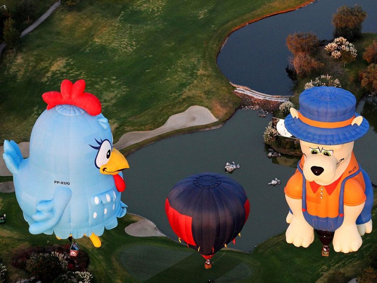 14. november steg mange smukke luftballoner til vejr i den international ballonfestival. KLIK for flere billeder. (Foto: ULISES RUIZ/Scanpix).