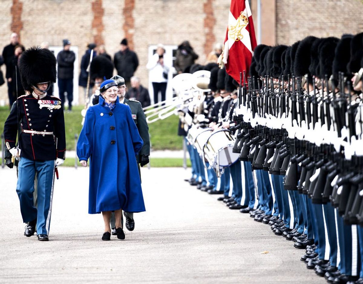 Hendes Majestæt Dronningen deltager og uddeler “Dronningens Ur” til en garder under Dronningeparade på Livgardens Kaserne i København, onsdag den 13. november 2019. Foto: Ida Guldbæk Arentsen/Ritzau Scanpix