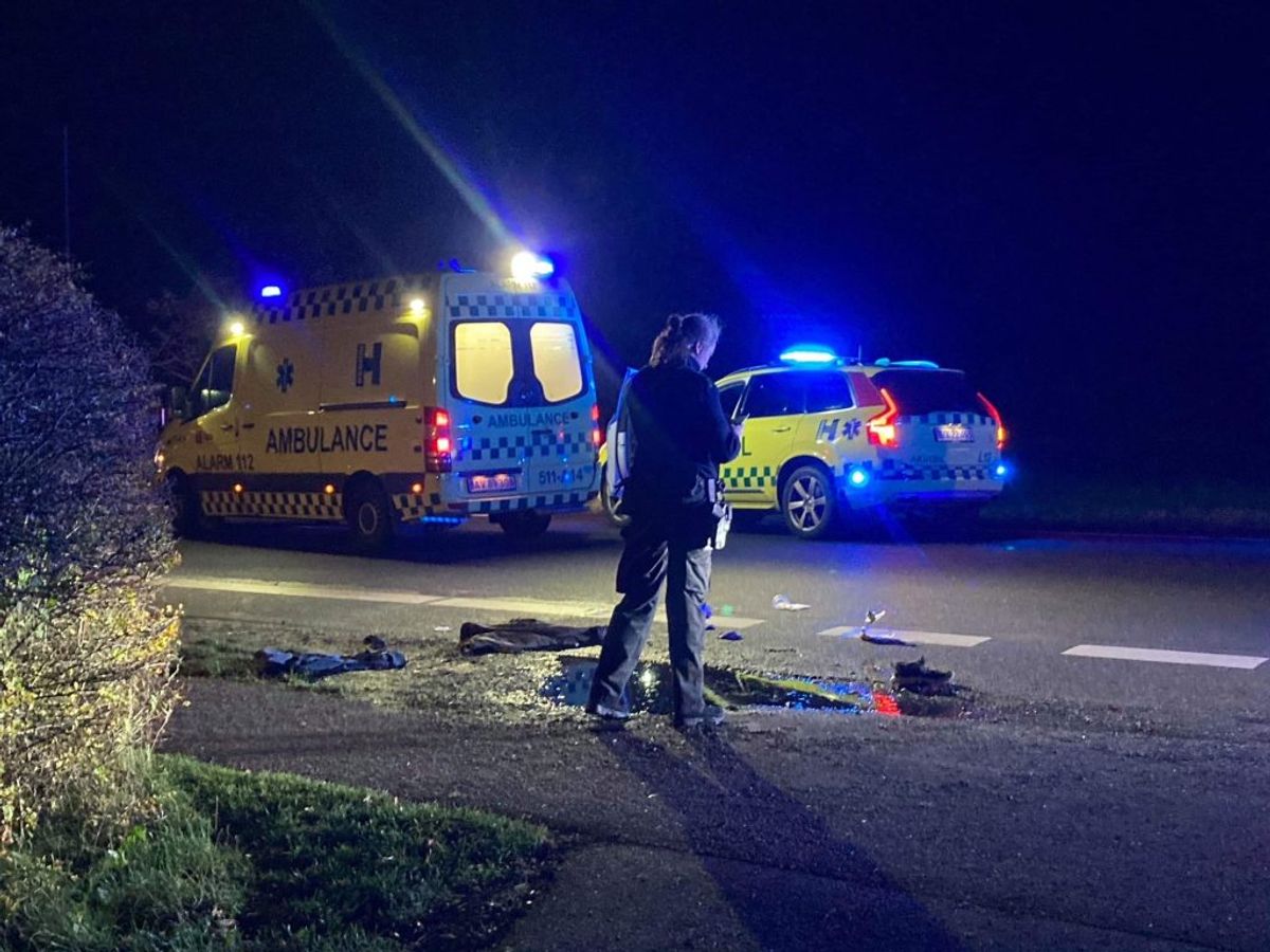 Fodgængeren i kritisk tilstand. KLIK FOR FLERE BILLEDER. Foto: Presse-fotos.dk