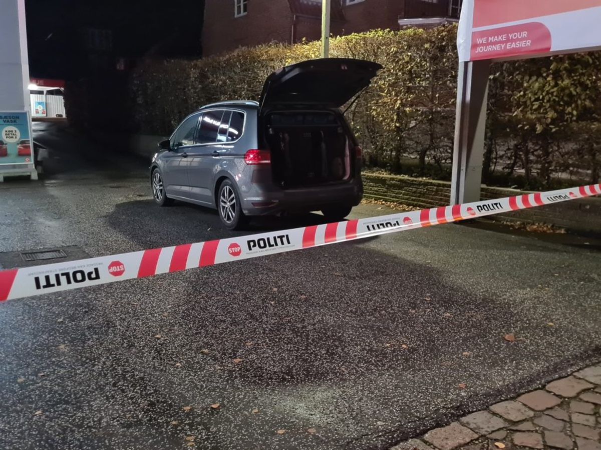 Røveri mod tankstation. KLIK FOR FLERE BILLEDER. Foto: Presse-fotos.dk