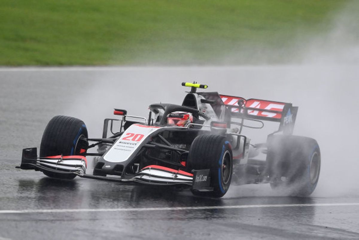 Kevin Magnussen og resten af Formel 1-feltet havde ekstremt vanskelige forhold at køre under til lørdagens kvalifikation i Istanbul. Foto: Ozan Kose/AFP