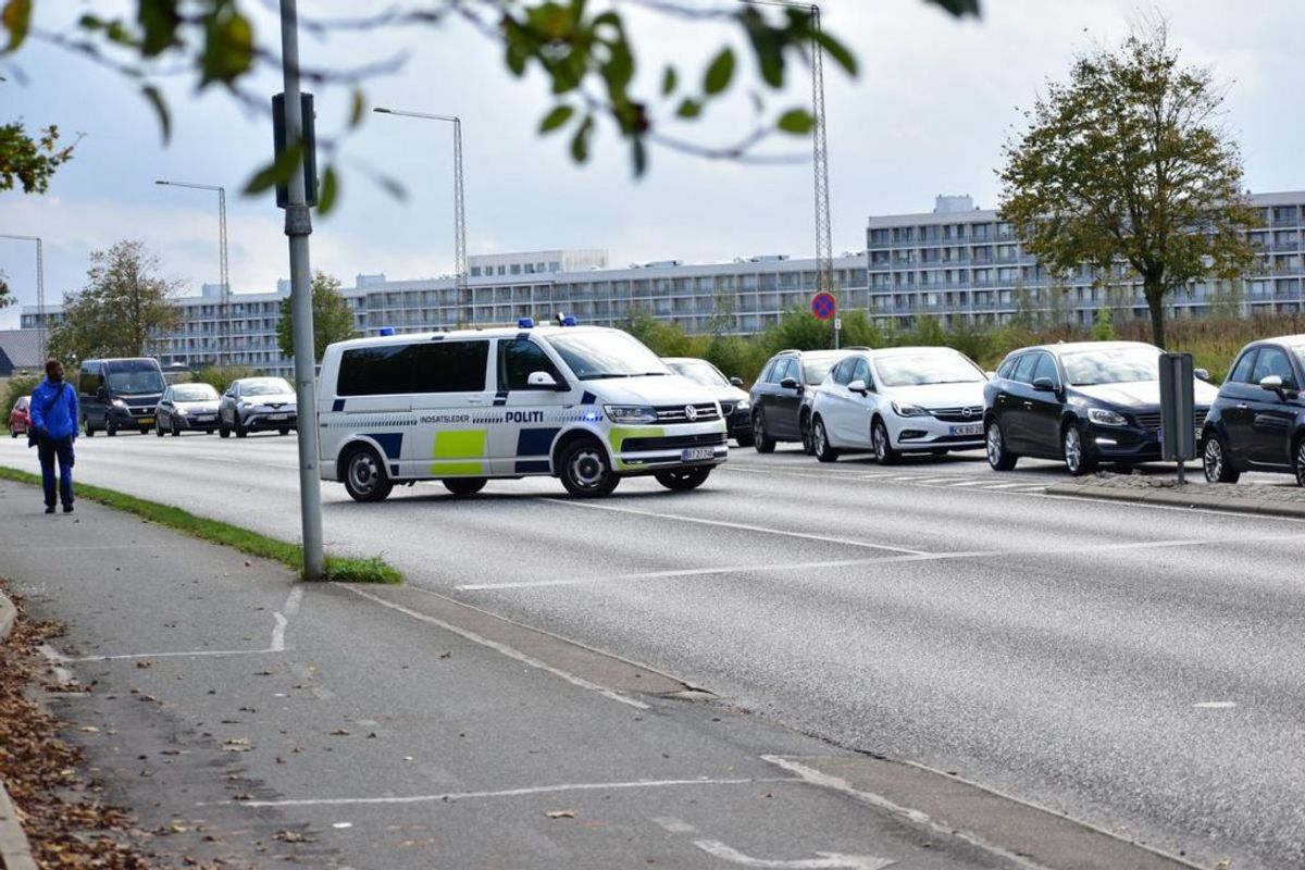 En 23-årig kvinde er tirsdag blevet dræbt i en ulykke. KLIK for flere billeder. Foto: Øxenholt Foto.