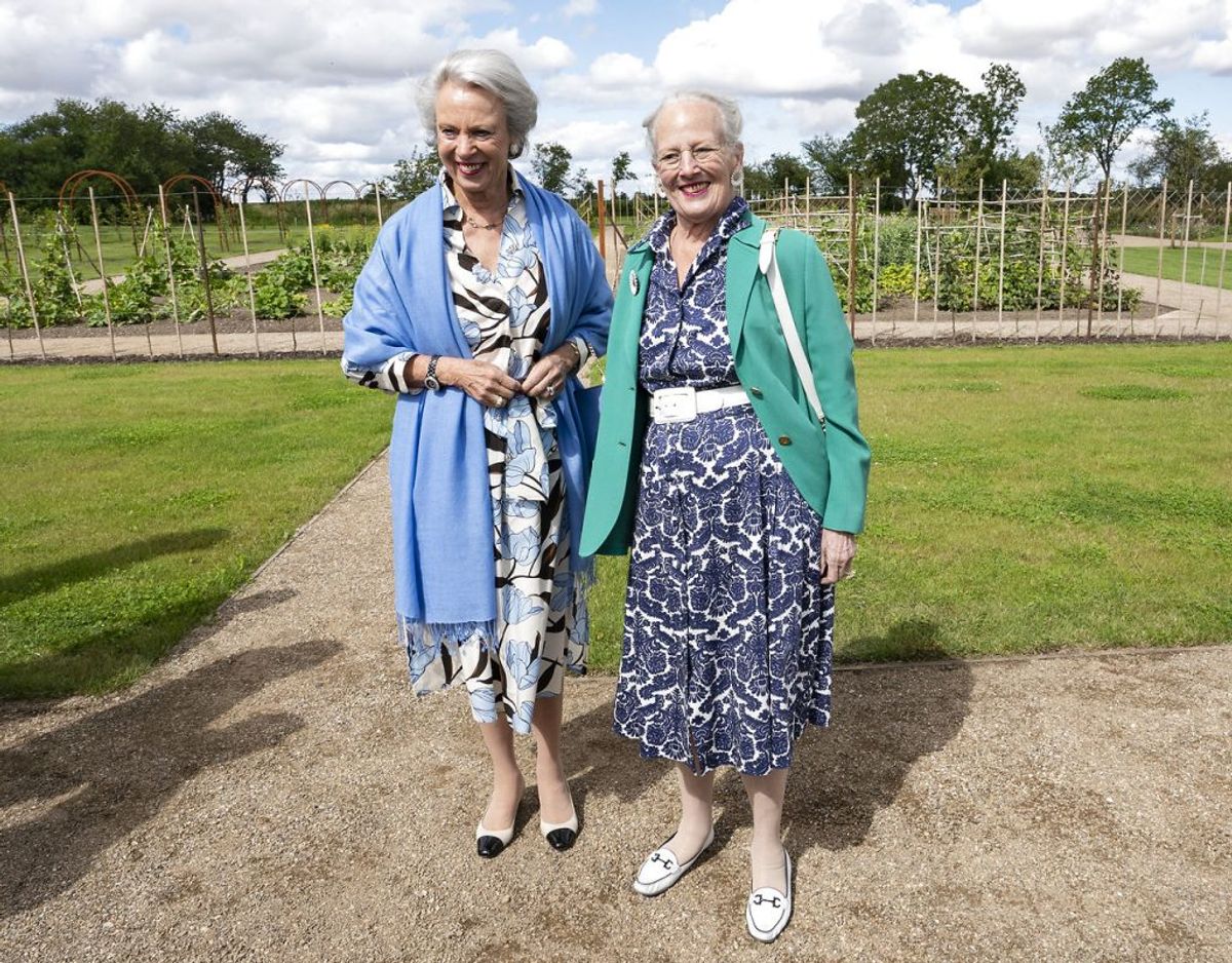 Dronning Margrethe og prinsesse Benedikte åbner den royale køkkenhave ved Graasten Slot i Sønderjylland, fredag den 24. juli 2020. ‘Den Kongelige Køkkenhave’ skal være en ny, regional turistattraktion i Sønderjylland, som samtidig bliver et lokalt samlingspunkt for undervisning og aktiviteter, der knytter sig til bæredygtig dyrkning af urter, grøntsager, bær og frugt.. (Foto: Claus Fisker/Ritzau Scanpix)