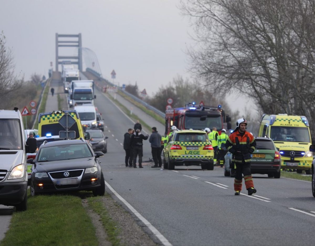 Langelandsbroen er lukket for al trafik efter en ulykke. KLIK VIDERE OG SE FLERE BILLEDER. Foto: Presse-fotos.dk