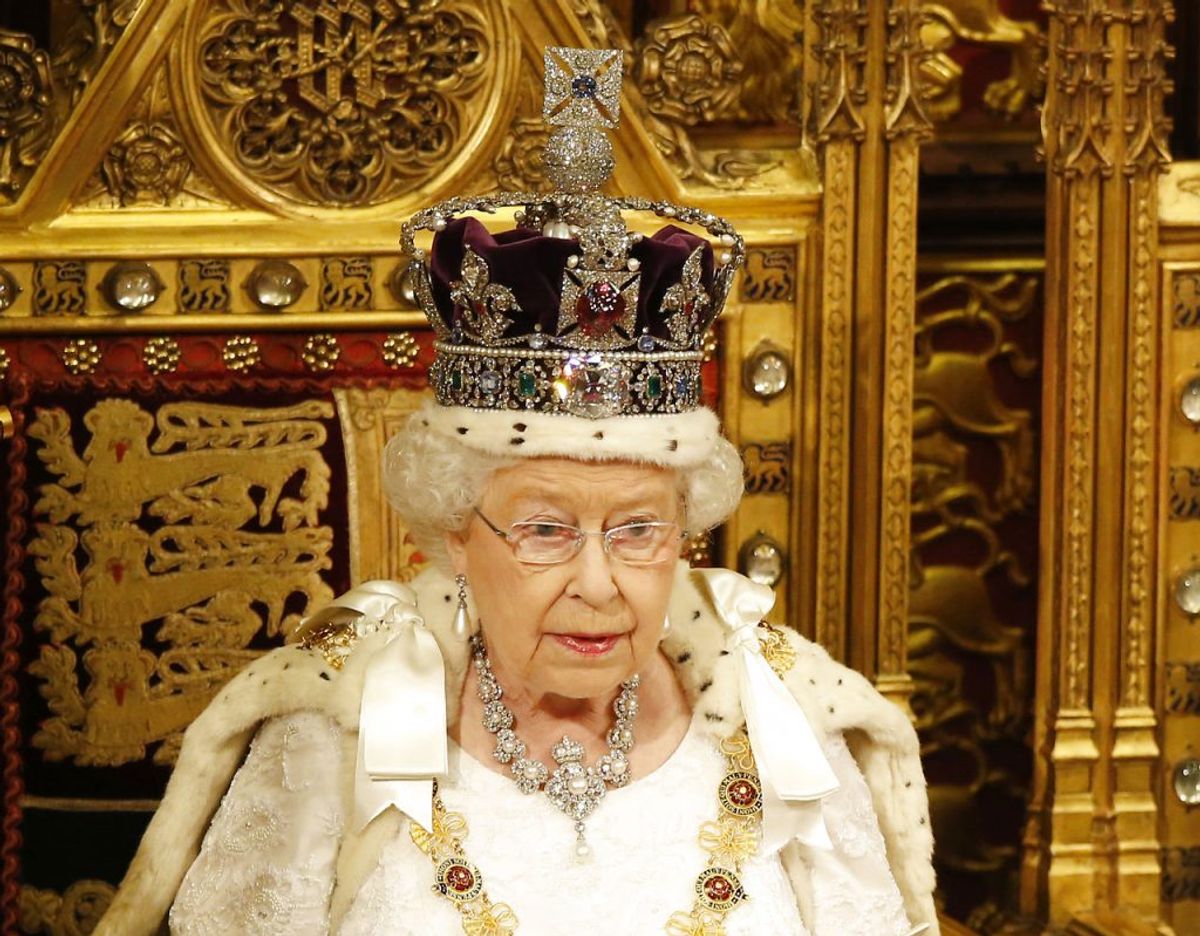 Den 2. februar 2022 har dronning Elizabeth siddet på den britiske trone i 70 år. Allerede nu melder regeringen ud, at det vil blive markeret med en fire dage lang fejring i juni samme år. Klik videre i galleriet for flere billeder. Foto: Scanpix/REUTERS/Alastair Grant/Pool