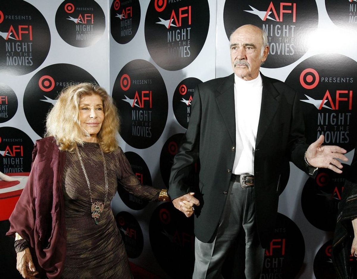 Micheline Roquebrune ses her sammen med sin nyligt afdøde mand, Sean Connery. Klik videre i galleriet for flere billeder. Foto: Scanpix/REUTERS/Mario Anzuoni