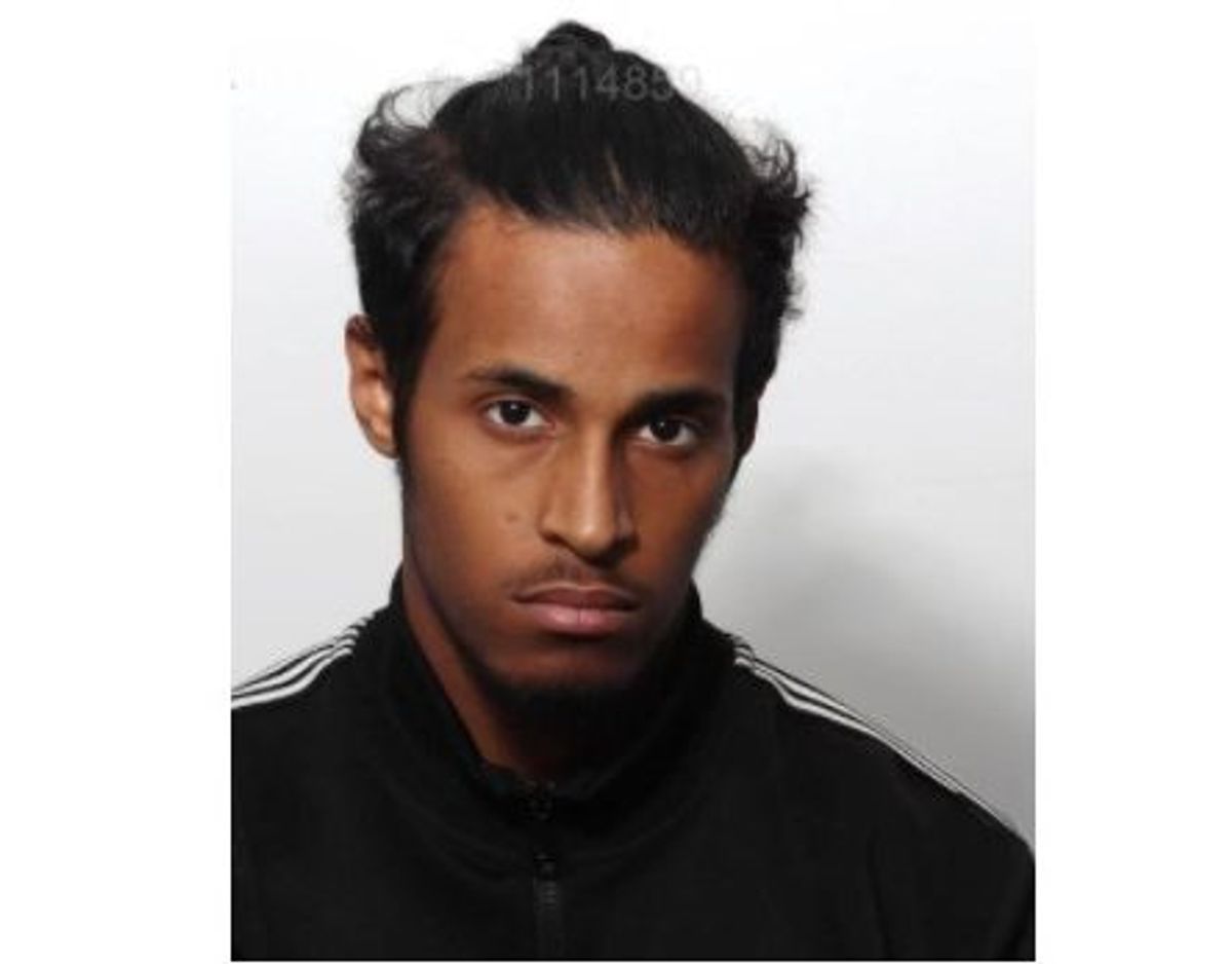 20-årige Hamsa Ali efterlyses. Han mistænkes for at stå bag et knivstikkeri søndag eftermiddag. KLIK VIDERE OG SE FLERE BILLEDER. Foto: Midt- og Vestjyllands Politi