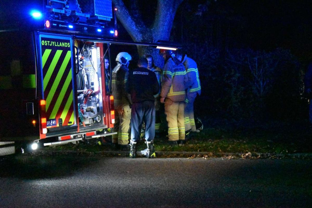 En snarrådig indsats fra en genbo har muligvis reddet en 32-årig mand. KLIK for flere billeder. Foto: Øxenholt Foto.