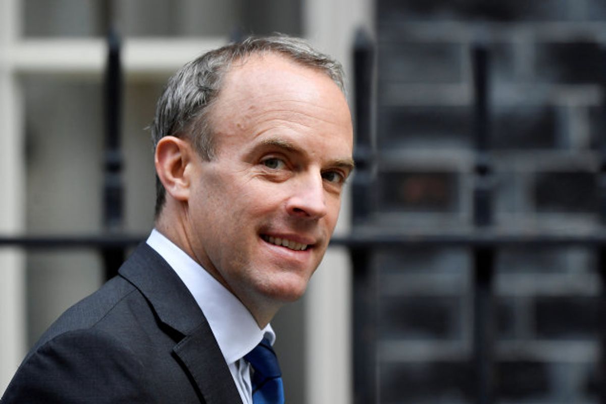– Storbritannien vil ikke lade sig kue af Lukasjenko-regimets forsøg på at få os til at stoppe med at tale om valgsvindlen og den foragtelige vold mod det hviderussiske folk, skriver Raab. Foto: Toby Melville/Reuters