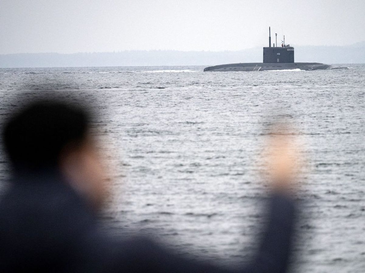 Mandag var en russisk ubåd ‘på besøg’ i Øresund. KLIK for flere billeder. (Foto: 50090 Johan Nilsson/TT/Ritzau Scanpix)