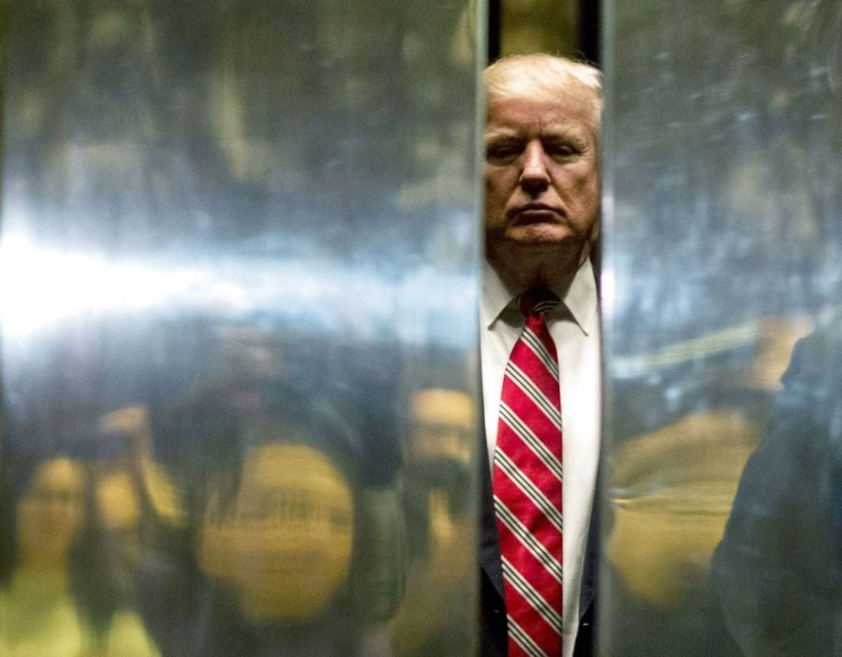 Donald Trump anerkender ikke det nederlag, han ifølge amerikanske medier er løbet ind i. Foto: Scanpix/DOMINICK REUTER