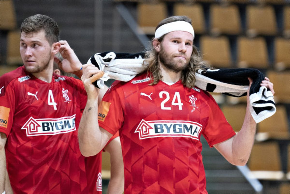 Mikkel Hansen (til højre) var med i torsdags, da Danmark vandt hjemme over Schweiz. Hansen er dog ikke med mod Finland lørdag eftermiddag. Foto: Henning Bagger/Scanpix