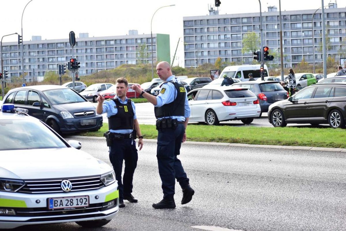 En 23-årig kvinde er tirsdag blevet dræbt i en ulykke. KLIK for flere billeder. Foto: Øxenholt Foto.