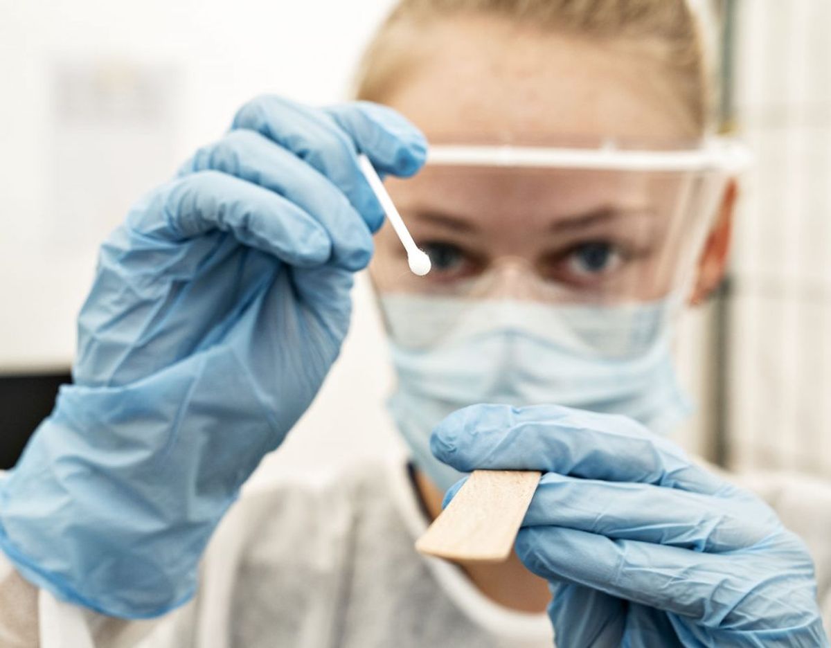 280.000 mennesker skal aktivt testes for Covid-19 for at spore særlig muteret version. Foto: Scanpix