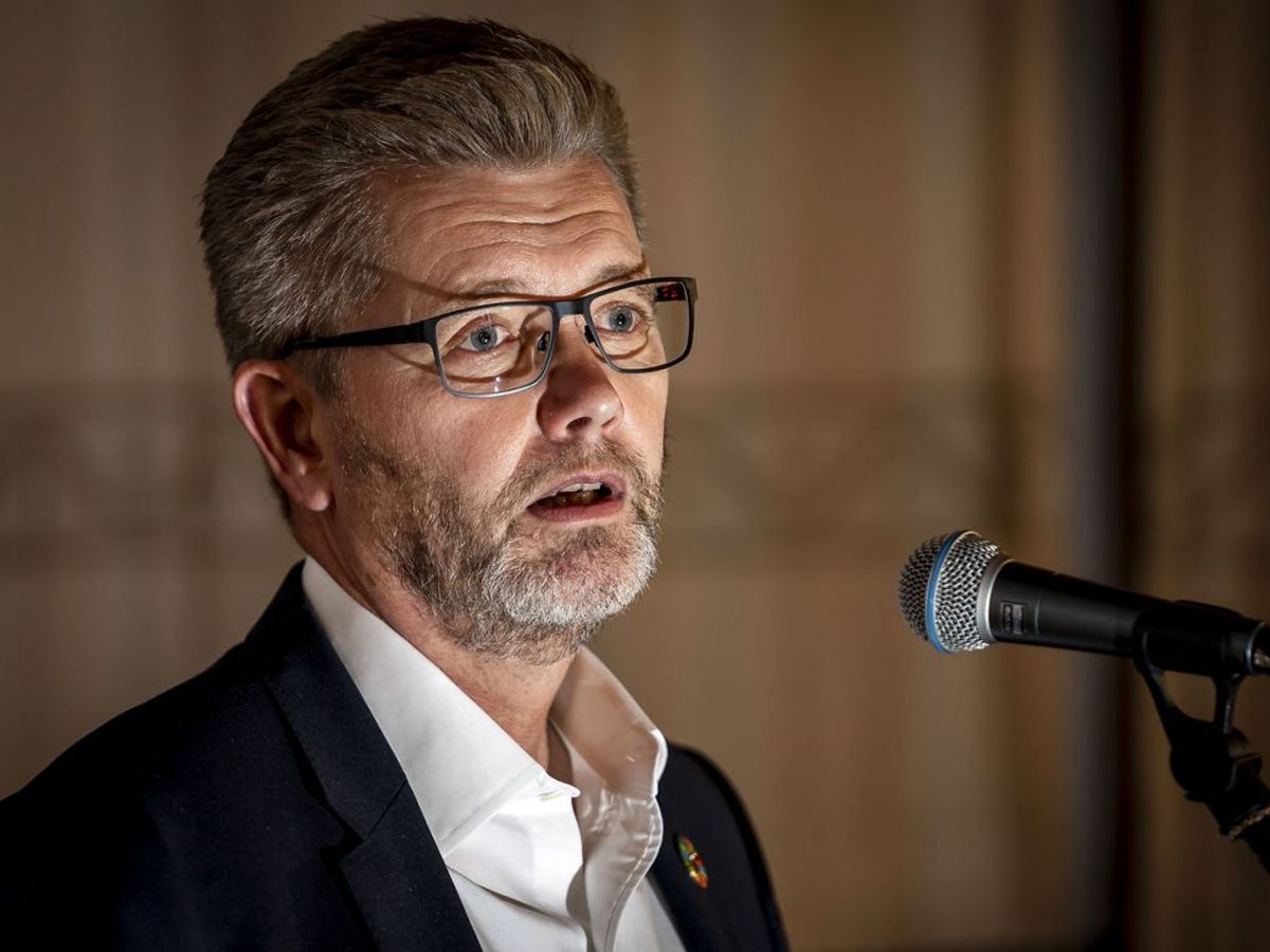 2004: Frank Jensen, som på daværende tidspunkt var politisk ordfører i Socialdemokratiet, måtte efter en julefrokost undskylde over for en studentermedhjælper for nogle grænseoverskridende tilnærmelser.
Til Se & Hør sagde han:
– Jeg tror, at man kan sige, at jeg lod munden løbe og gav hende nogle komplimenter, som hun så bare ikke opfattede i den ånd, de var fremsagt. Det er jeg selvfølgelig ked af. (Foto: Mads Claus Rasmussen/Ritzau Scanpix)