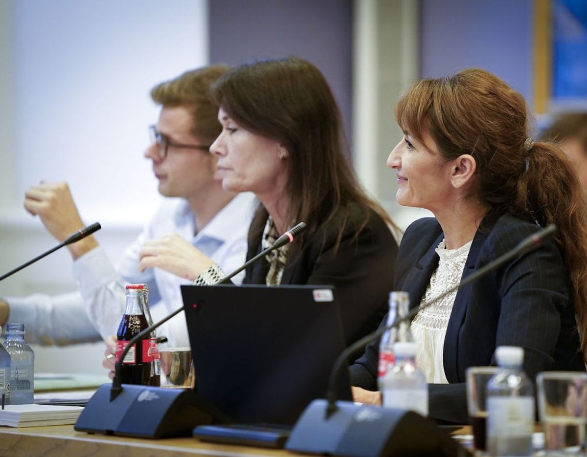Chikanen er gået ud over partikollegaen Brigitte Klintskov Jerkel (midt). (Foto: Liselotte Sabroe/Ritzau Scanpix)