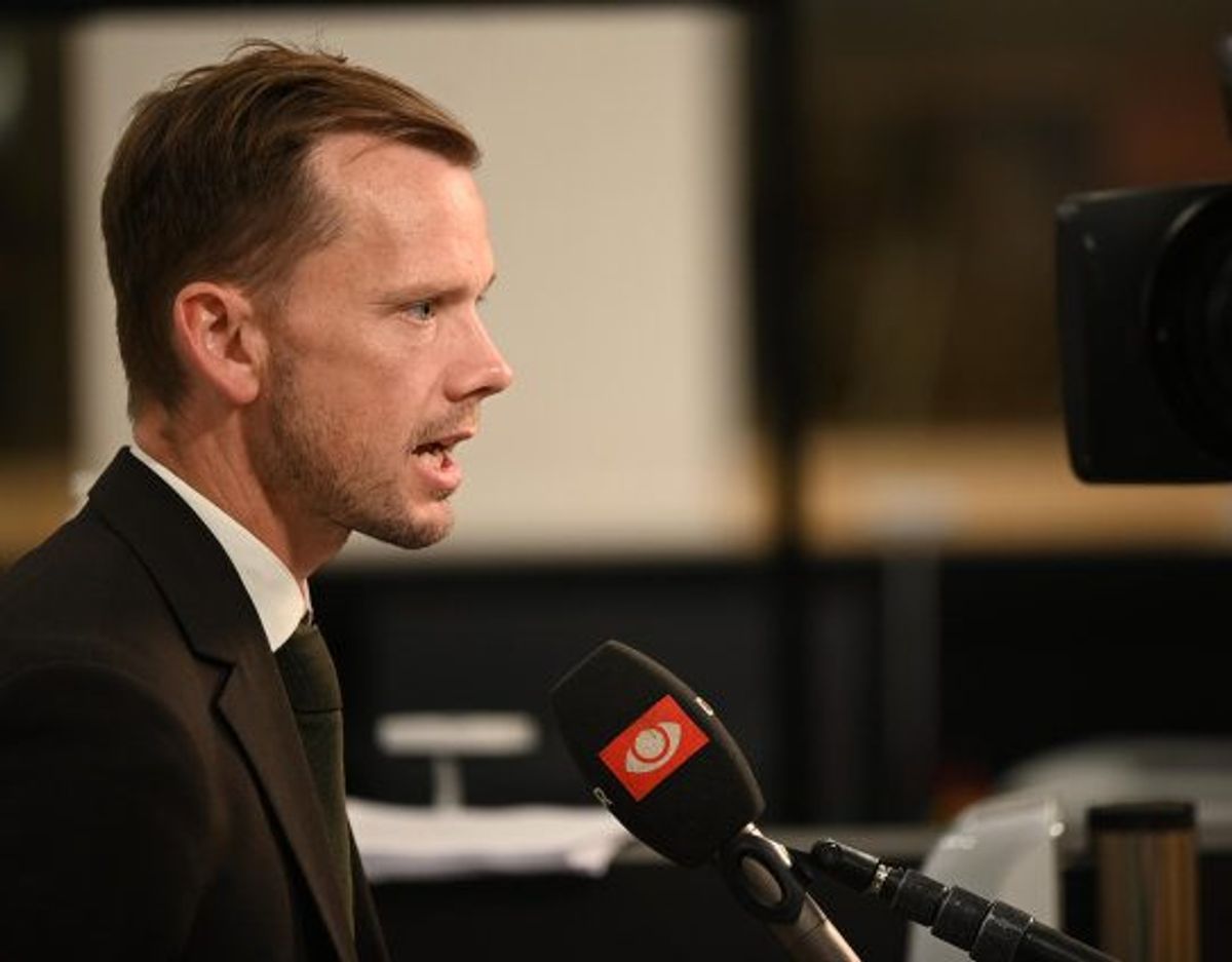 Regeringen, SF, Enhedslisten og Dansk Folkeparti præsenterede en aftale om en ret til tidlig pension i Beskæftigelsesministeriet tidligt lørdag morgen. Udover den nye af tale er der også en række ting, du selv kan gøre for at gå tidlig på pension. KLIK VIDERE OG SE HVORDAN. Foto: Philip Davali/Scanpix