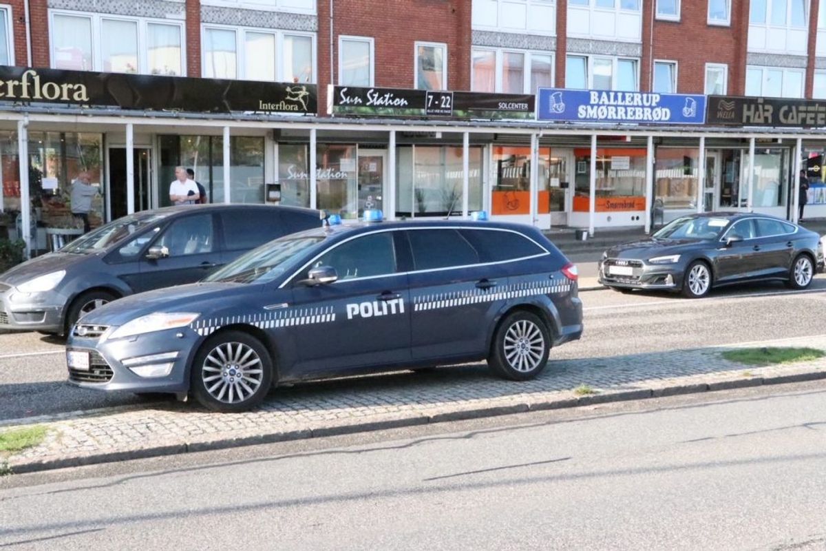 Politiaktion i Ballerup. Klik for flere billeder. Foto: Presse-fotos.dk