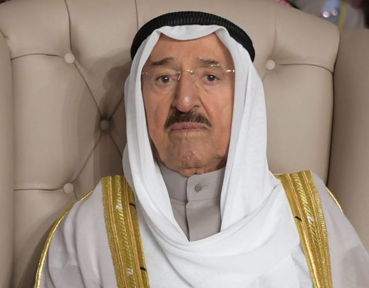 Kuwaits øverst leder, emir Sheikh Sabah al-Ahmad, er død. Han blev 91 år. Det oplyser det statslige tv i Kuwait. Emiren har været indlagt på et hospital i USA siden juli. Foto: Fethi Belaid/AFP