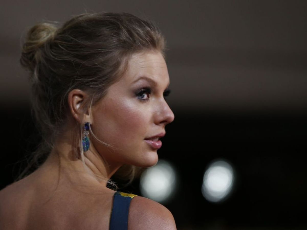 Søndag blev der affyret en række skud ude foran Taylor Swifts hoveddør. Foto: REUTERS/Mario Anzuoni