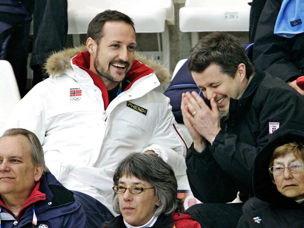 Imens leder kronprins Haakon Magnus – her med vores egen Frederik – landet. Foto: Andy Clark/Scanpix.