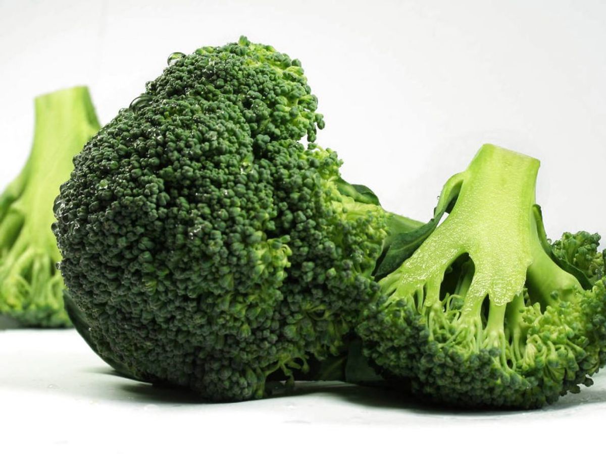 Det, der får broccoli til at lugte, er sulforaphane. Netop det modhjælper en overproduktion i tarmene, der hæmmer fordøjelsen. Foto: Ritzau Scanpix