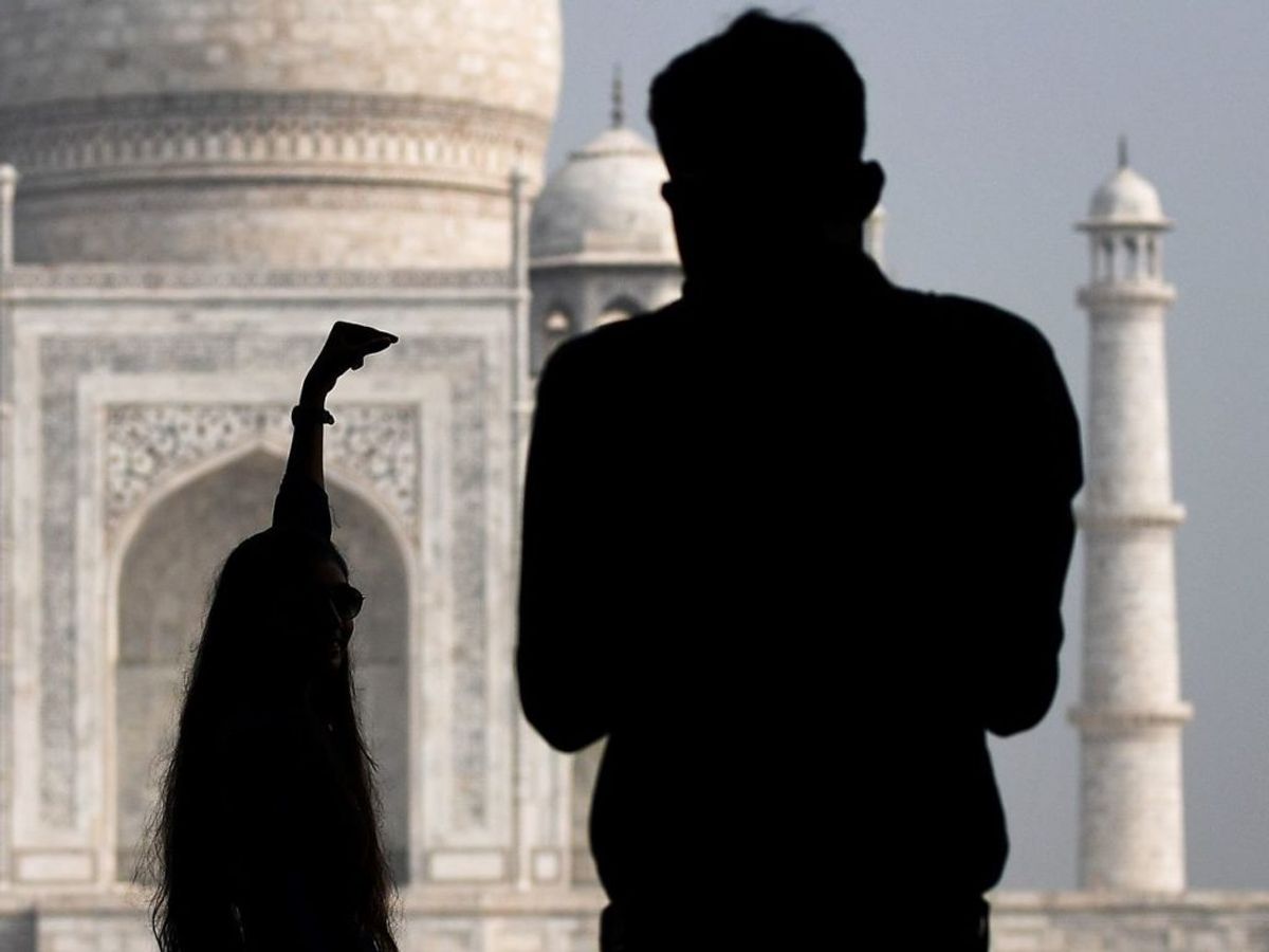 Taj Mahal er igen åben for turister. KLIK for flere billeder. (Foto: Sajjad HUSSAIN/Scanpix).