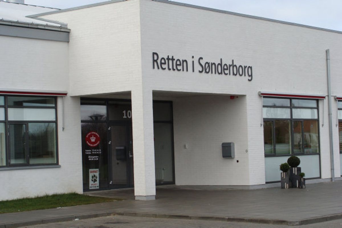 Retten i Sønderborg har idømt en 39-årig mand to et halvt års fængsel for at have forgrebet sig på en pige, da hun var fem-seks år. Overgrebene delte han på det mørke net. (Arkivfoto) Foto: Domstolsstyrelsen/Free