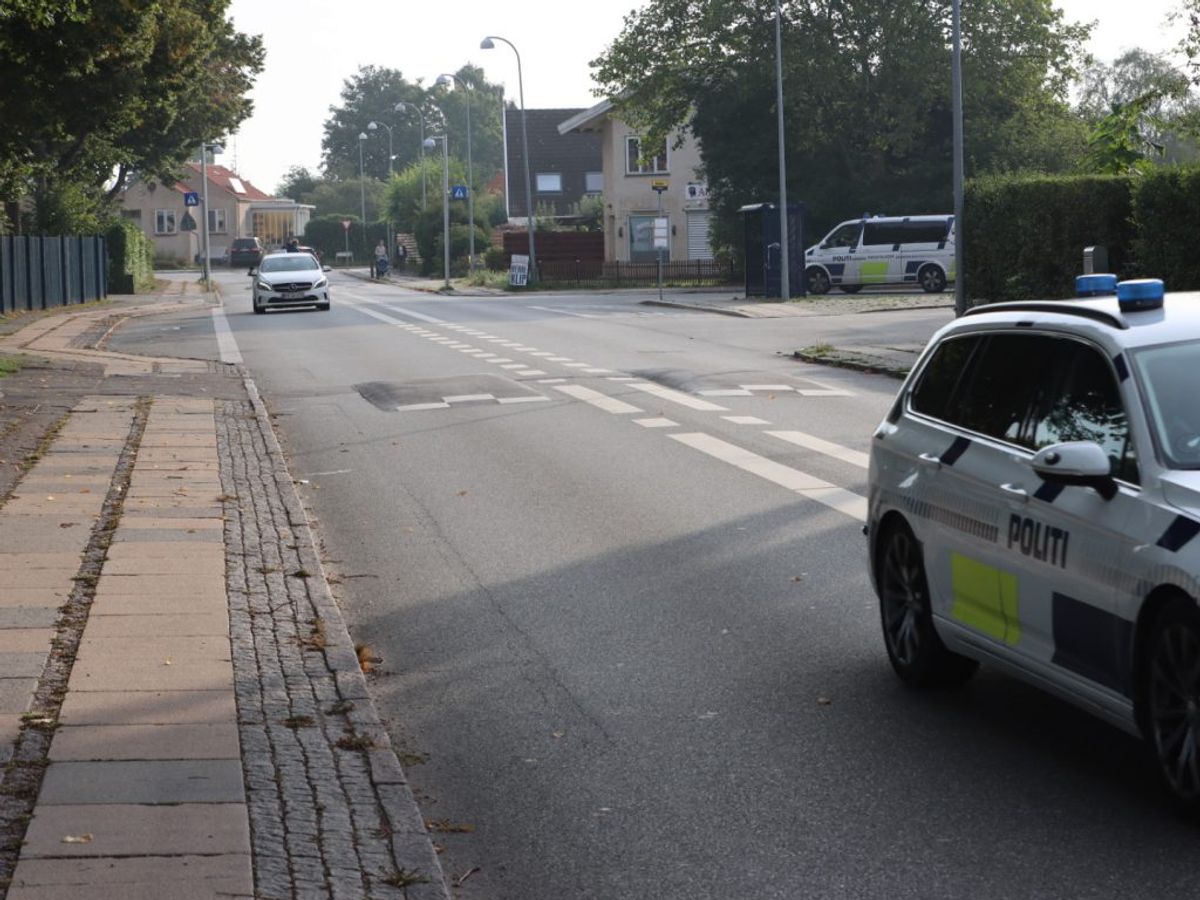 Genstanden, der menes at være fyrværkeri, er fundet på en sti nær børnehaven. Foto: Presse-fotos.dk