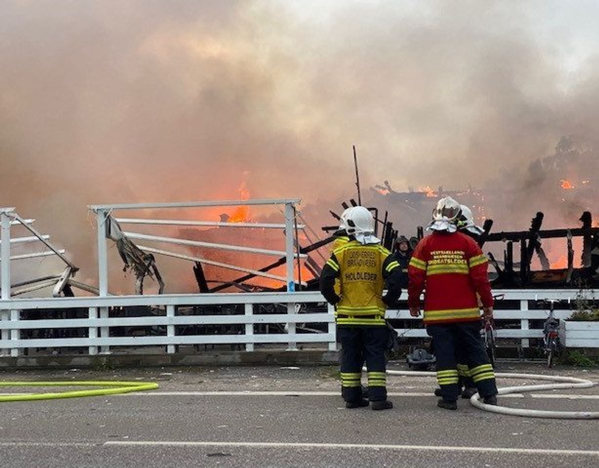 En restauration er brændt ned til grunden. Foto: Presse-fotos.dk