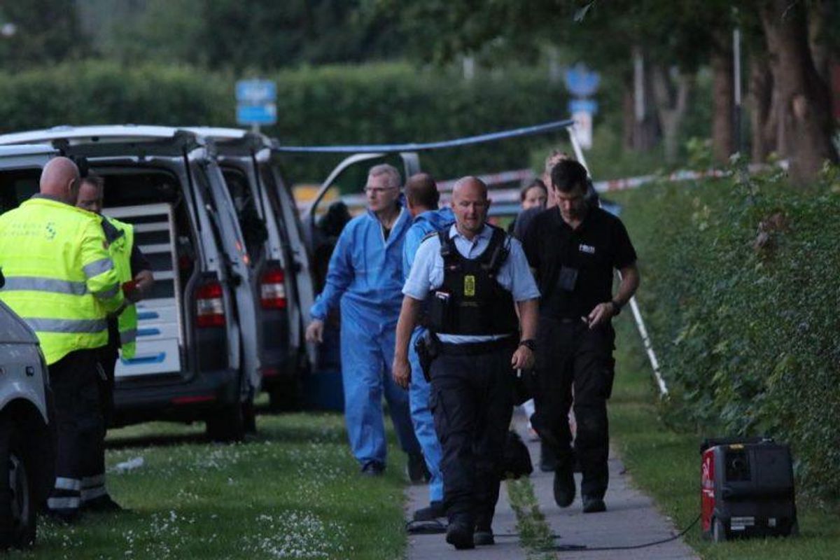 To mænd er døde efter at være ramt af skud den 25. juni. KLIK for flere billeder. Foto: Presse-fotos.dk.