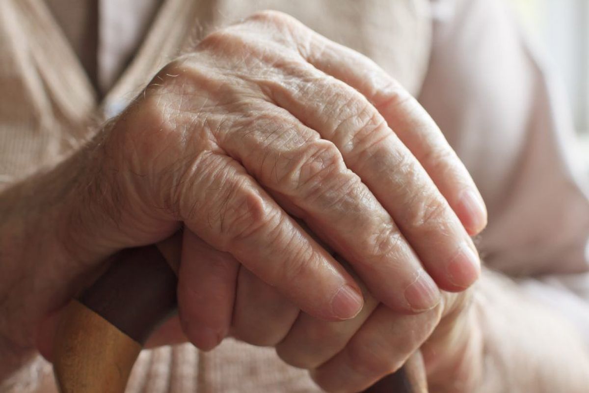 Personer over 65 skal passe særligt godt på i varmen. KLIK og se andre, der er i fare.