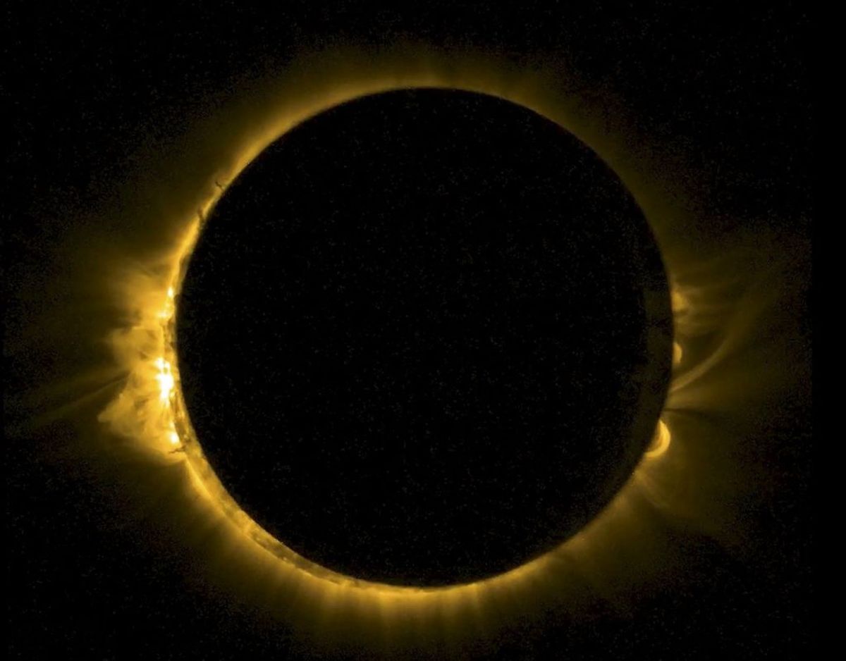 Corona som vi kender det – omkranser solen. Solens corona kan i øvrigt kun ses i solformørkelse. Foto: Scanpix