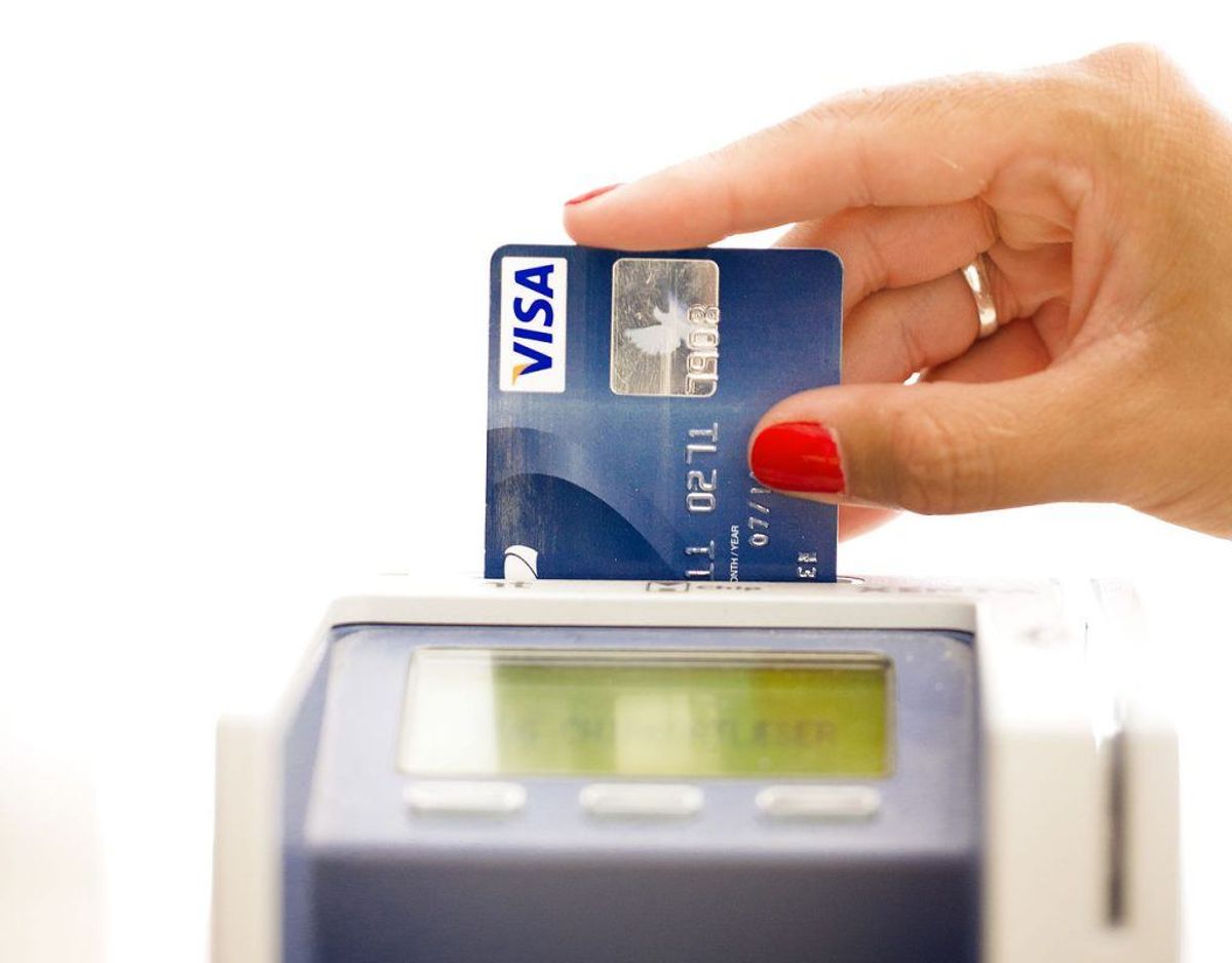 Banken er dog ikke til meget hjælp, hvis du har betalt med dit Visa Dankort. Dog kan du forsøge, at få banken til at søge om erstatning ved konkurs, hvis det er Visa-delen af betalingskortet, der er blevet brugt til at betale for rejsen. Kilde: Forbrugerrådet Tænk Foto: Scanpix