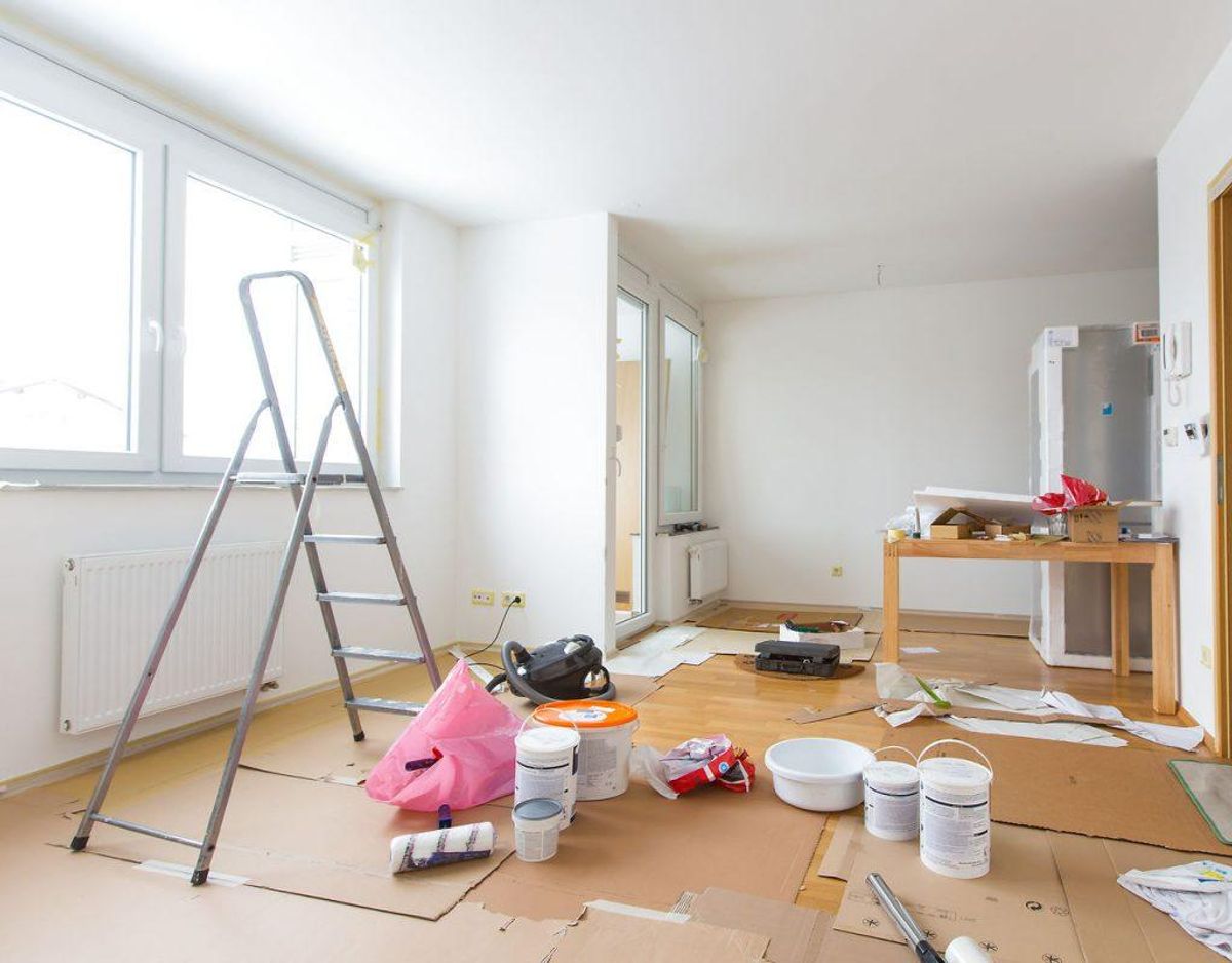 Hvis du skal foretage renovation, så kan du med fordel få det gjort – inden du endegyldigt flytter møbler ind. Foto: Scanpix