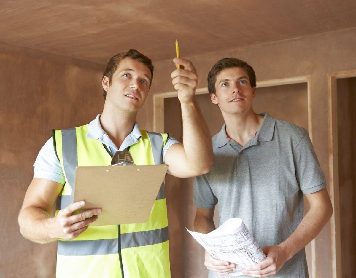 Du skal bede om en tilstandsrapport – eventuelt medbring en byggesagkyndig, hvis du planlægger renovation. Foto: Scanpix