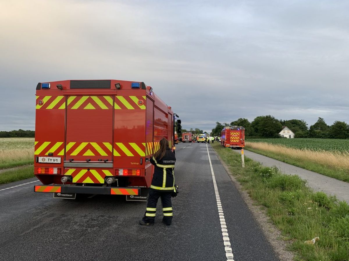 Flere meldes i livsfare efter ulykken. Foto: Øxenholt Foto/Peter Krog