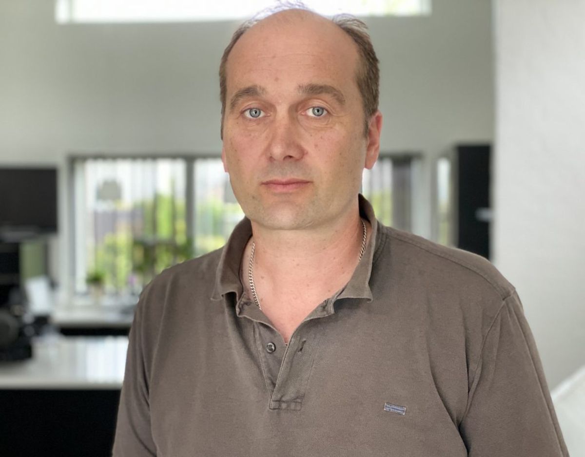 Jan Kjær Jensen måtte ofte forlade Afdeling 4 grædende og med dårlig samvittighed over den tilværelse, han efterlod sin far i, når han gik. Foto: TV2 Østjylland.