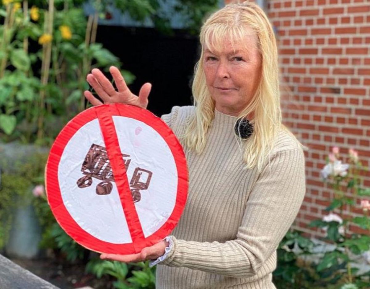 Lene Holmkvist Friedrichsen er meget aktiv i kampen for en mere sikker Nørreskov Bakke. Foto: TV2 Østjylland.